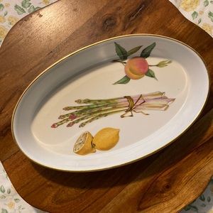 Royal Worcester fine porcelain oven to table ware. Made in n England